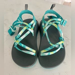 Chaco Kids Size 4 Sandals